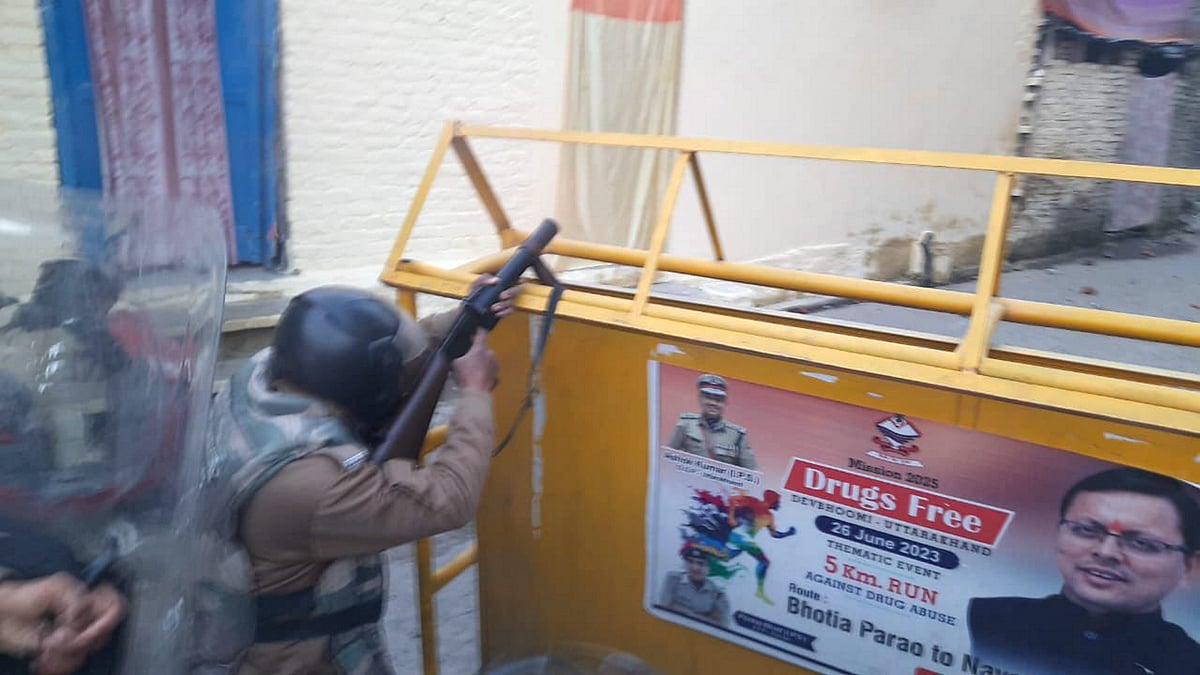 PTI : Violence broke out in a town in Uttarakhand's Haldwani on Thursday as locals opposed the demolition of a madrasa and a mosque |