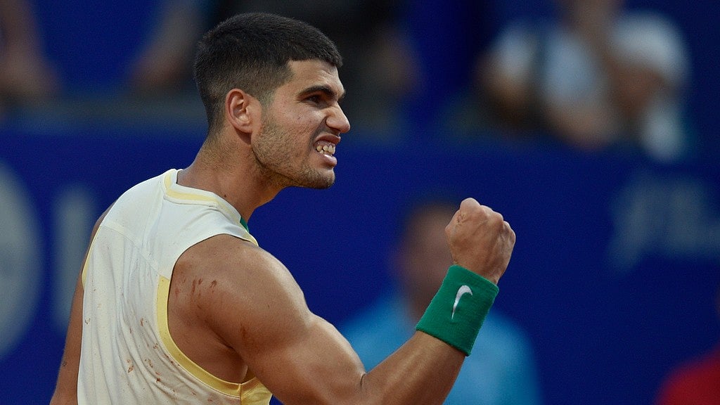 AP/Gustavo Garello : Carlos Alcaraz celebrates a point during his Argentina Open ATP semi-final tennis match against Nicolas Jarry at the Guillermo Vilas Stadium, in Buenos Aires.
