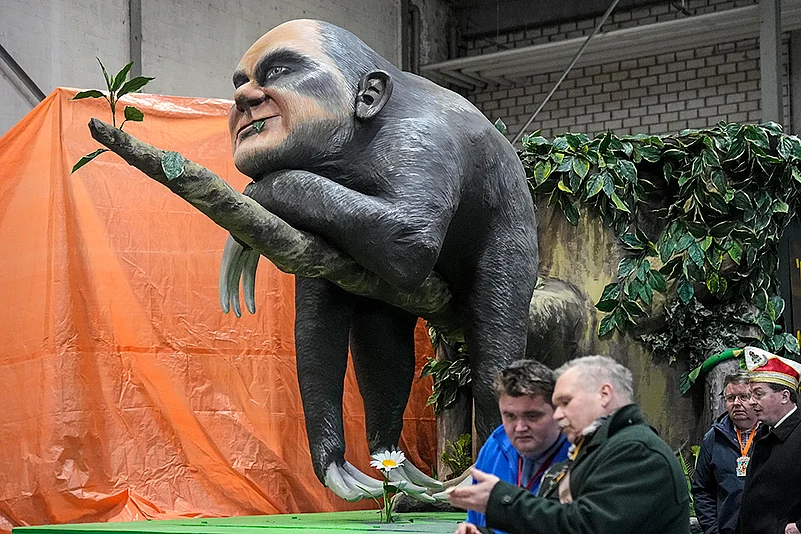 Presentation of floats for the annual Rose Monday Parade