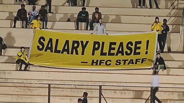 ISL: Hyderabad FC Staff Raise 'Salary Please' Banner - Watch