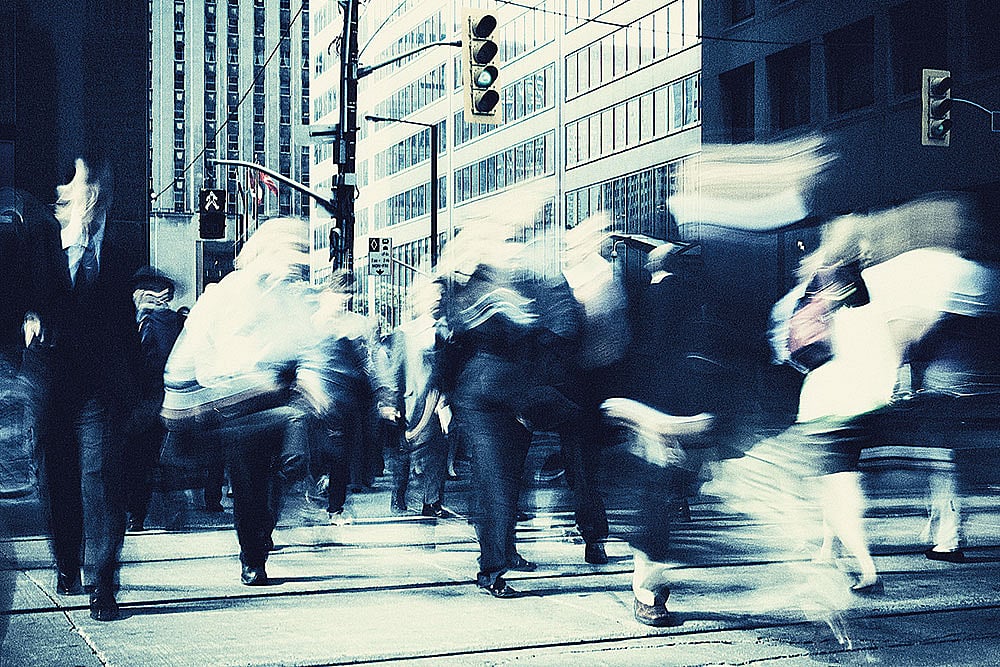 Photo: Getty Images : No Time to Stop: Rush hour in Toronto