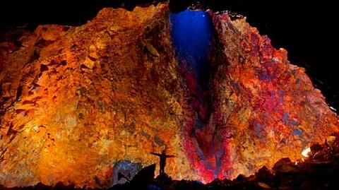 Thrihnukagigur, Iceland