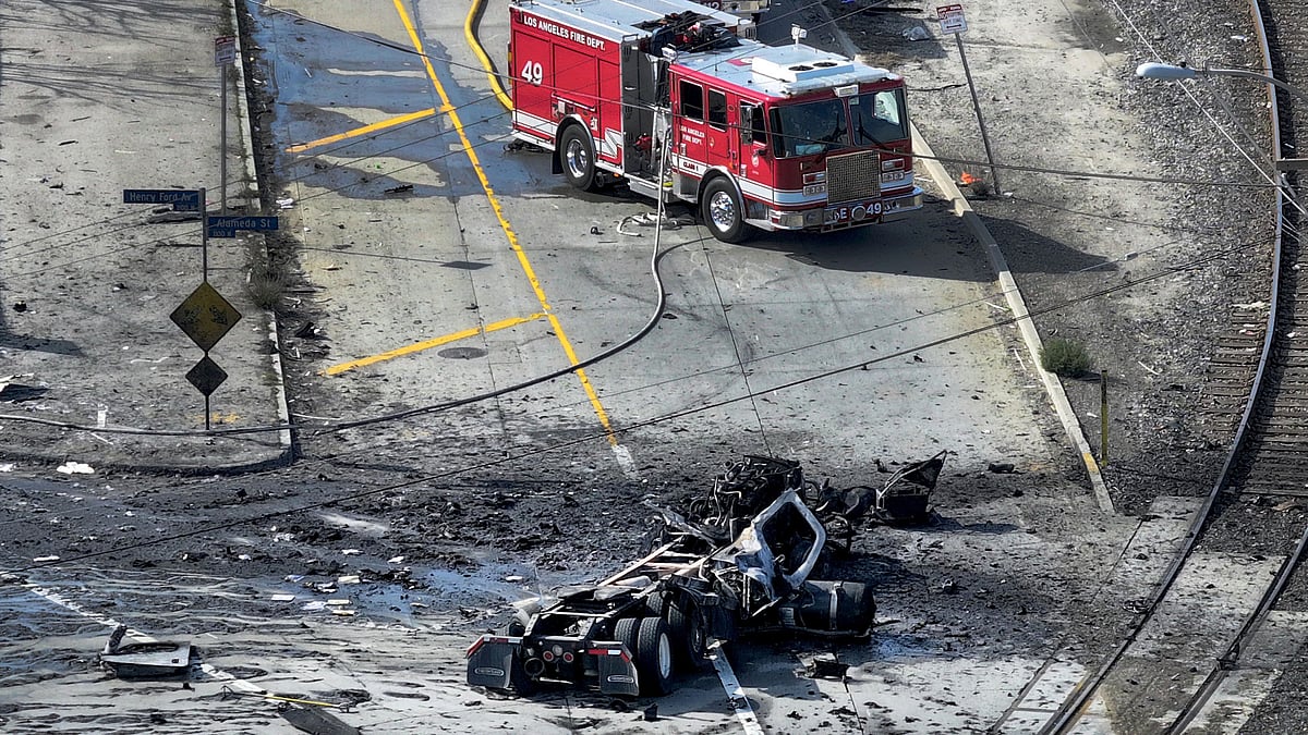 AP : Fuel tank of a truck exploded in Los Angeles, injuring 9 firefighters.