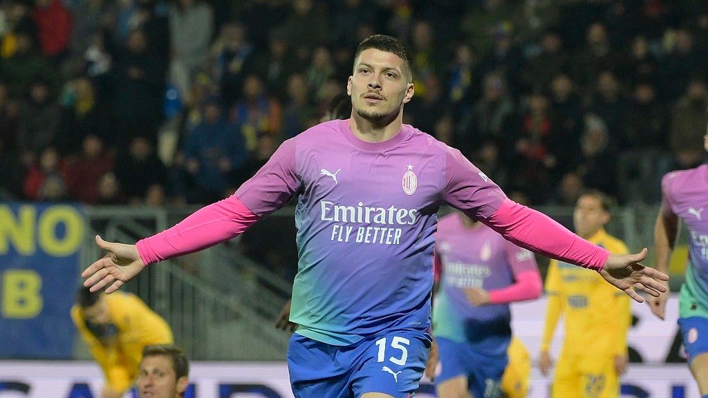 Photo: Alessandro Garofalo/LaPresse via AP : Luka Jovic celebrates a goal against Frosinone.