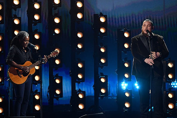 Tracy Chapman and Luke Combs Perform 'Fast Car' At The Grammys