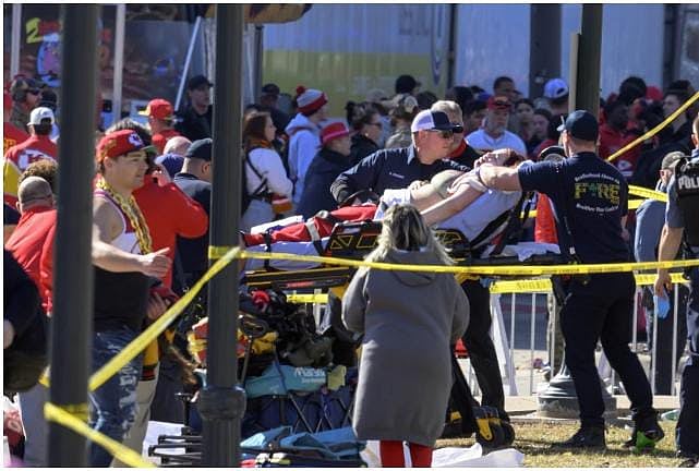 AP : Eight children hit by gunfire in a shooting at the parade to celebrate the Kansas City Chiefs' Super Bowl win