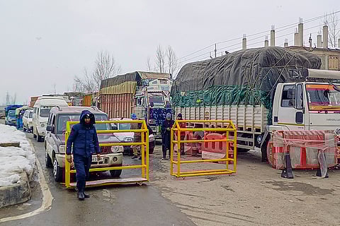 Jammu-Srinagar national highway closed