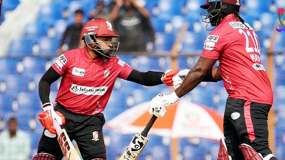 (Photo: X|BCBtigers) : Fortune Barishal team in action for the BPL match against Sylhet Strikers, February 17, 2024. 