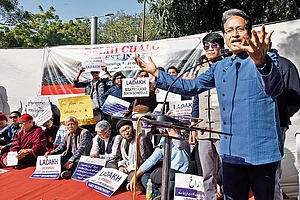 Photo: Getty Images : Coming Together: Sonam Wangchuk addresses protestors