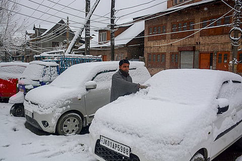 Weather: Snowfall in J&K