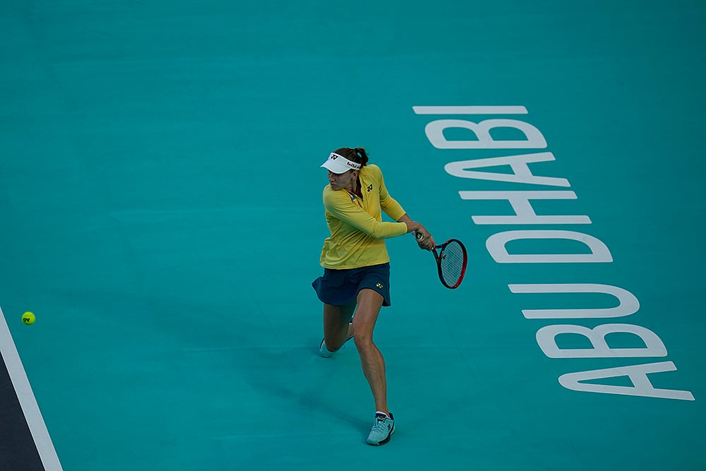 | Photo: AP/Kamran Jebreili : Abu Dhabi Mubadala Tennis: Elena Rybakina vs Danielle Rose Collins