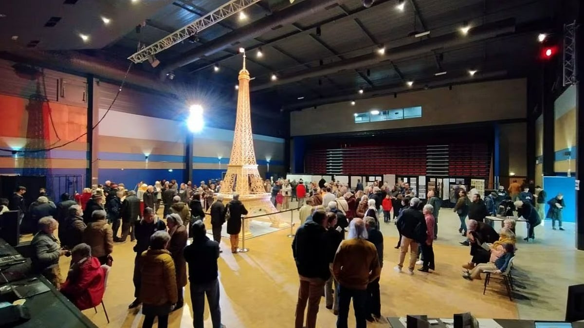 Reuters : Richard Plaud's matchstick model took eight years to complete.