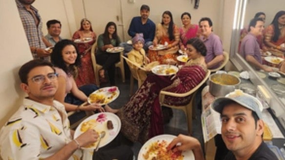 Pune.news : 'Aangan Aapno Kaa' Cast