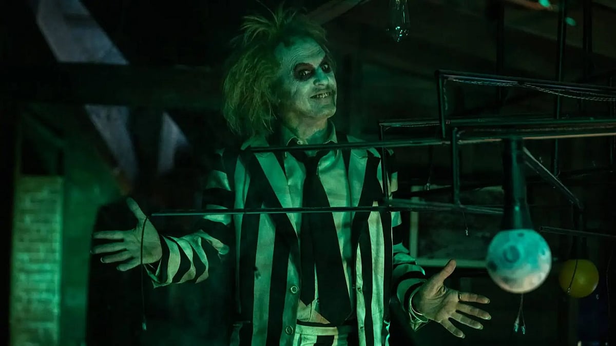 YouTube : Michael Keaton as Beetlejuice