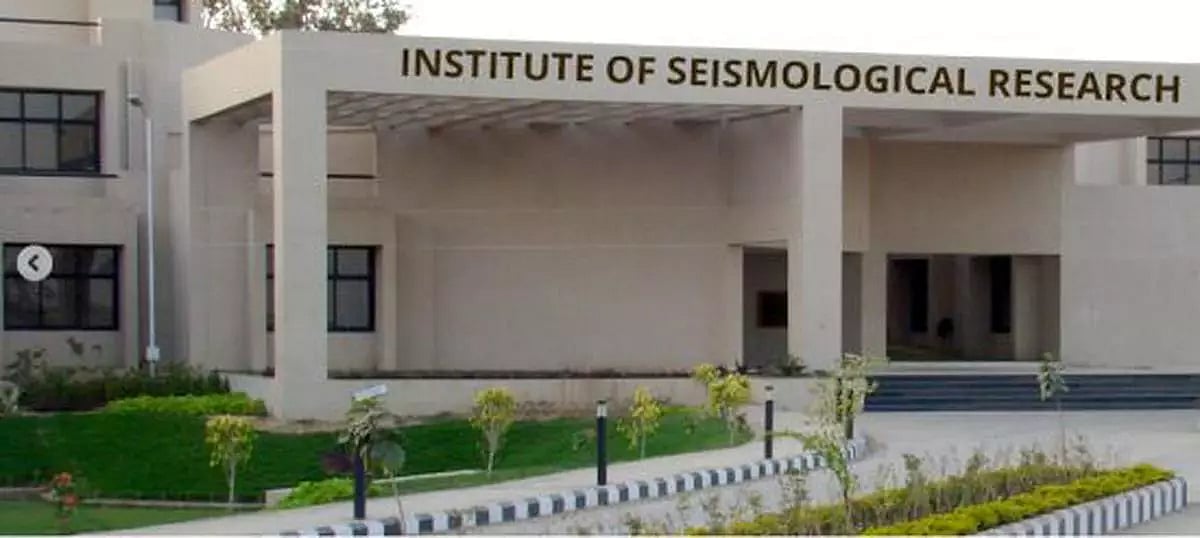 PTI : Low intensity earthquake hits Gujarat's Kutch |