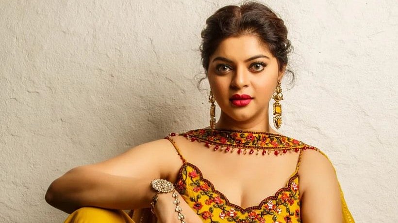 Instagram : Sneha Wagh