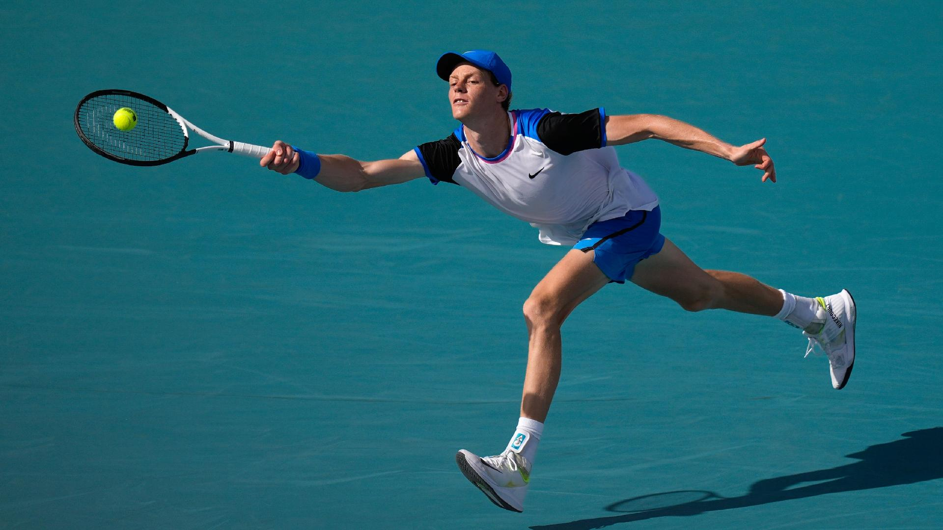 Rebecca Blackwell/AP : Jannik Sinner, of Italy, lunges for a ball from Christopher O’Connell.