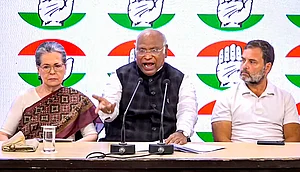 PTI : New Delhi: Congress President Mallikarjun Kharge with party leaders Sonia Gandhi and Rahul Gandhi briefs the media, at AICC headquarters, in New Delhi, Thursday, March 21, 2024.