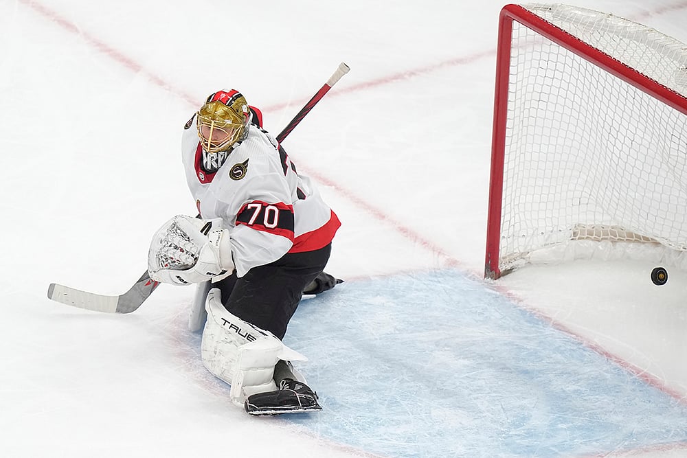 | Photo: AP/Steven Senne : NHL: Boston Bruins vs Ottawa Senators