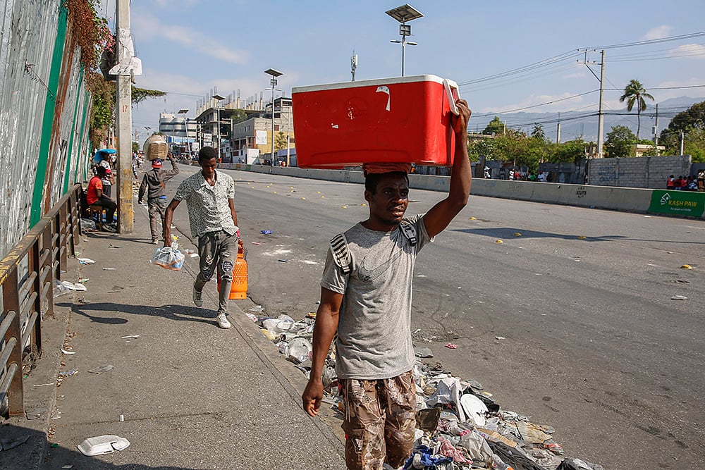 | Photo: AP/Odelyn Joseph : Haiti Violence