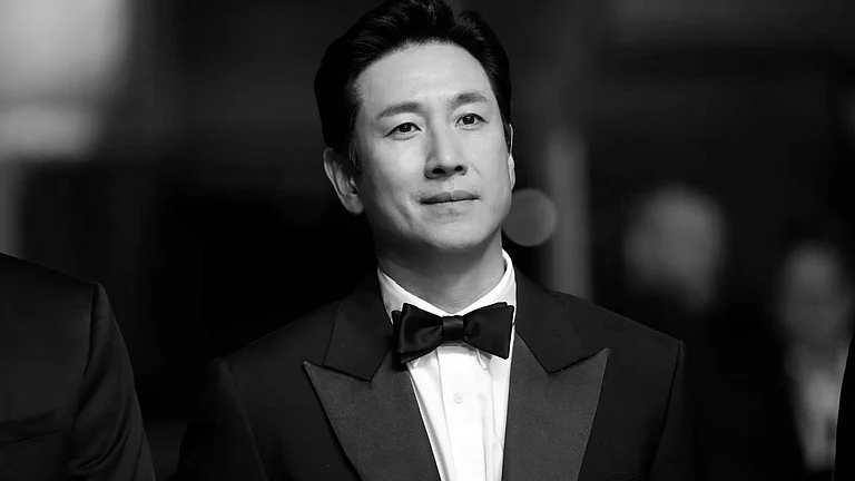 Lee Sun-kyun  - X