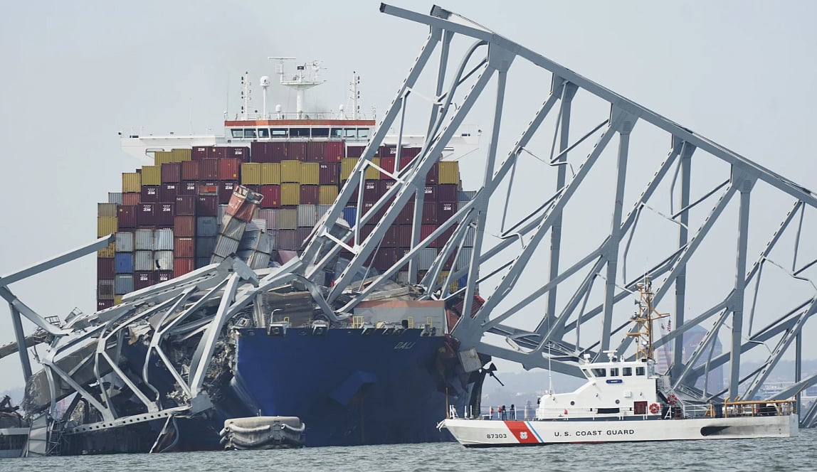 AP : Indian Crew on 'Dali' Ship Lauded By US President Biden For Swift Action