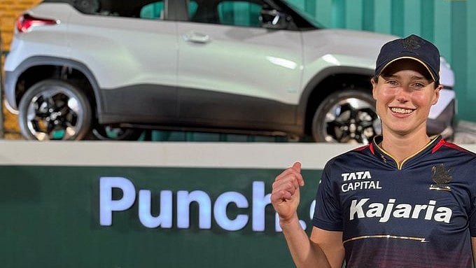RCB's all-rounder Ellyse Perry smashed a car window parked outside M Chinnaswamy Bengaluru Stadium with a powerful six on March 4, Monday in a match against UP Warriorz in the Women's Premier League 2024.  - (Photo: X|RCB)