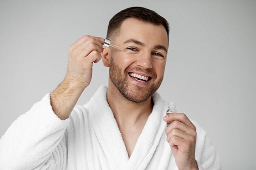 7 Best Face Serums for Men in India (2024)