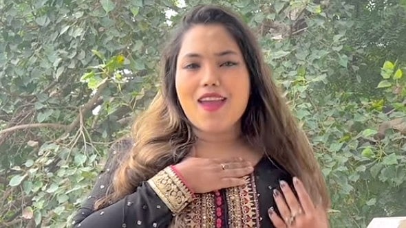 Instagram : Aanchal Raghwani