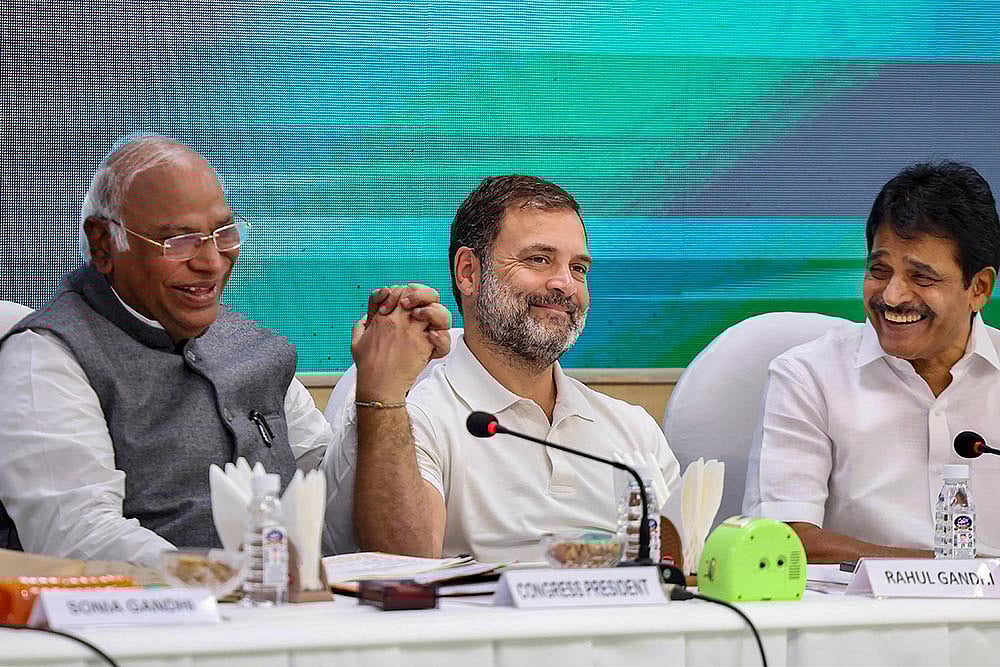 Photo: PTI : Congress Working Committee Meeting in Delhi