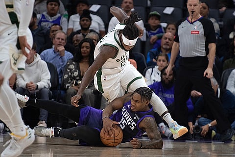 NBA 2023-24: Sacramento Kings vs Milwaukee Bucks