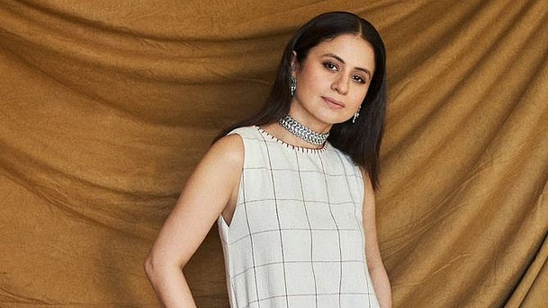 Instagram : Rasika Dugal