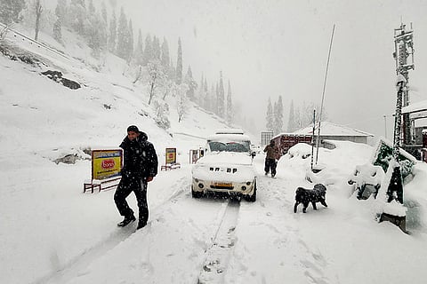 Weather: Snowfall in Manali
