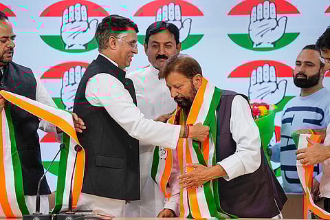 Lal Singh joins Congress