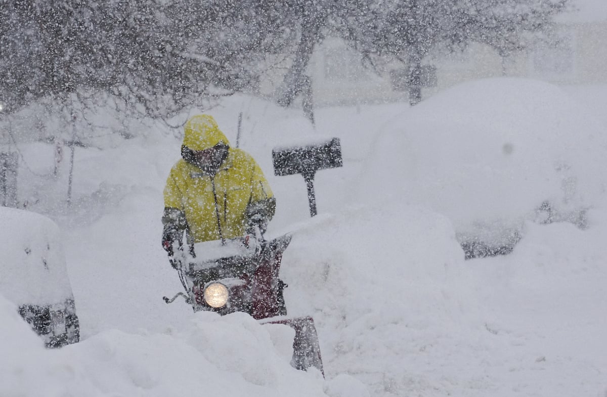 AP : A powerful blizzard hit the Sierra Nevada as the biggest storm of the season, shutting down a long stretch of Interstate 80 in California and leaving tens of thousands without power.