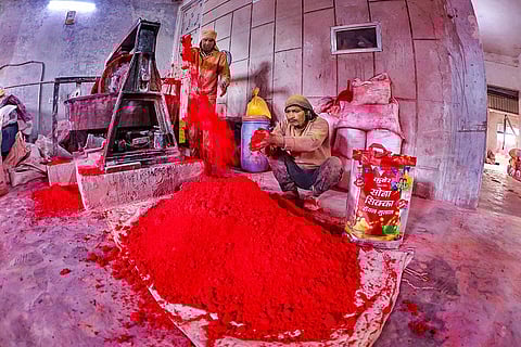 Preparations for Holi celebrations in Jaipur