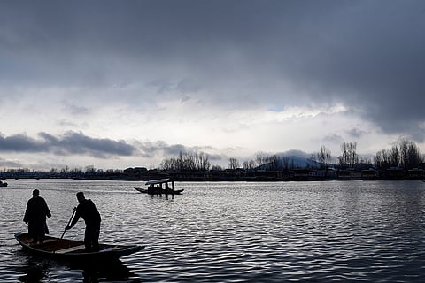 Weather: Rains in Srinagar