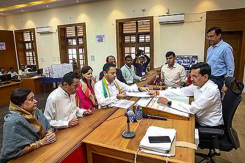 Kamal Nath''s son Nakul Nath files nomination