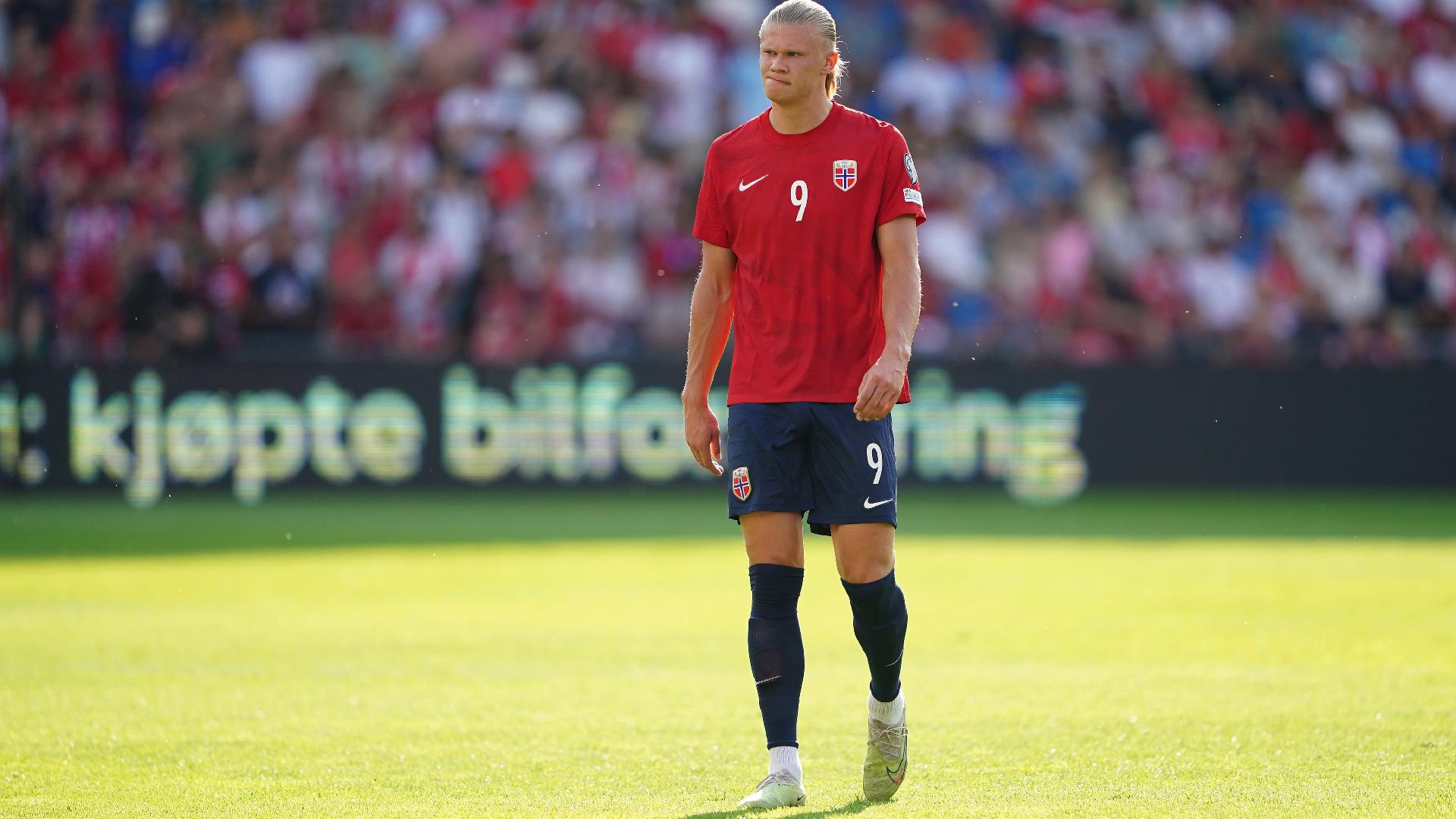 Massive Manchester City Scare As Erling Haaland Limps Out Of Training For Norway