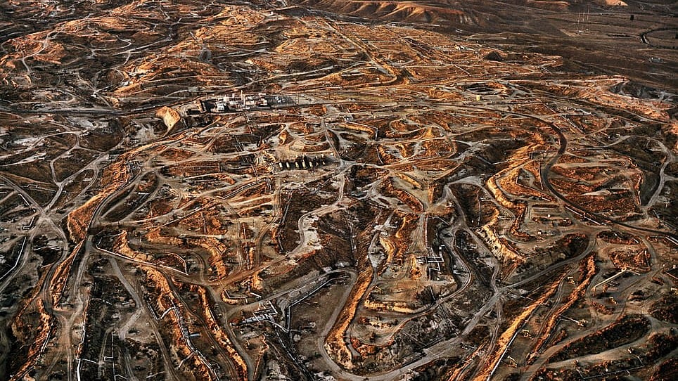 Oil Fields, Bakersfield, California - Edward Burtynsky