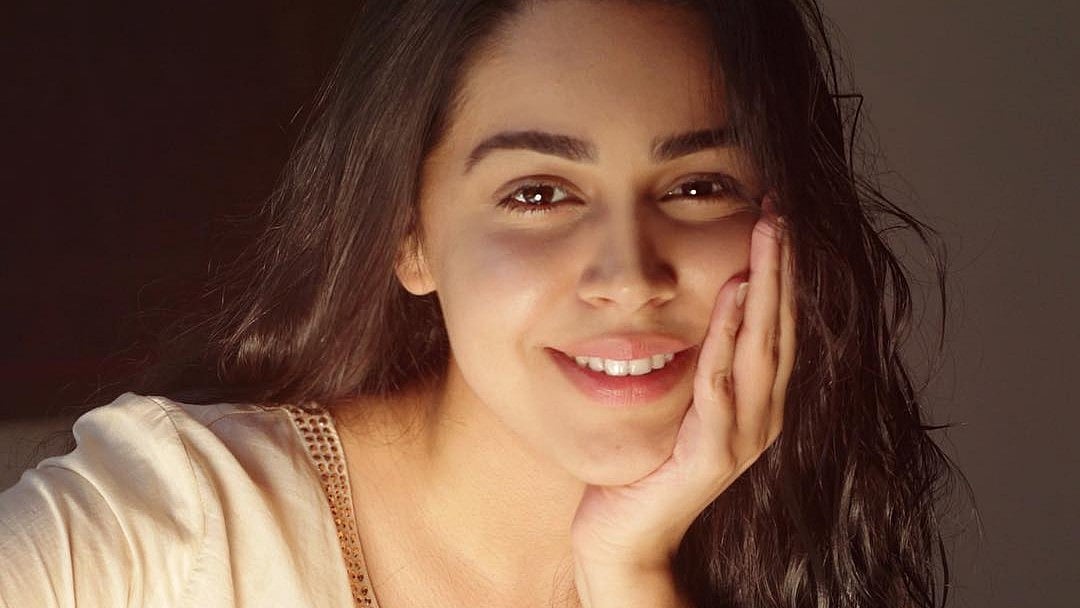 Instagram : Actress Naila Grrewal