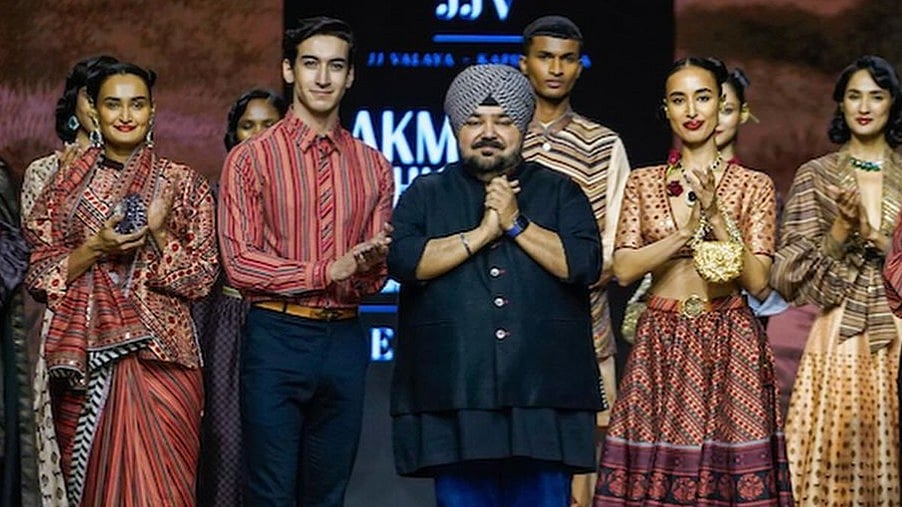Instagram : JJ Valaya at LFW X FDCI
