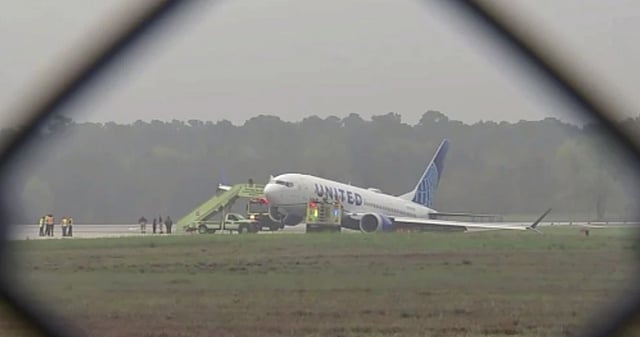 United Airlines Boeing 737 MAX Veers Off Runway At Houston's George Bush Airport: No Injuries Reported