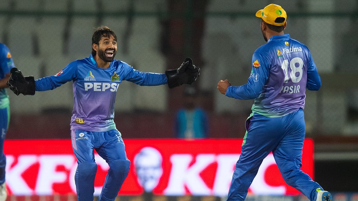 Multan Sultans captain Mohammad Rizwan (L) celebrating a wicket with Yasir Khan in PSL 2024. - Photo: X/ @thePSLt20
