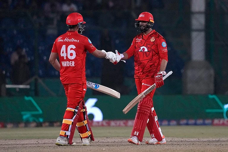 PSL: Islamabad United vs Peshawar Zalmi - Photo: AP/Fareed Khan