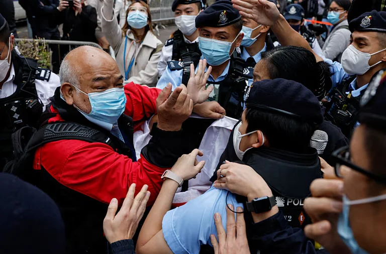 US Announces New Visa Restrictions On Hong Kong Officials - Reuters