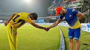 X/Chennai Super Kings : Captains Ruturaj Gaikwad (left) and Faf du Plessis shake hands ahead of the Chennai Super Kings vs Royal Challengers Bengaluru match in Indian Premier League 2024.