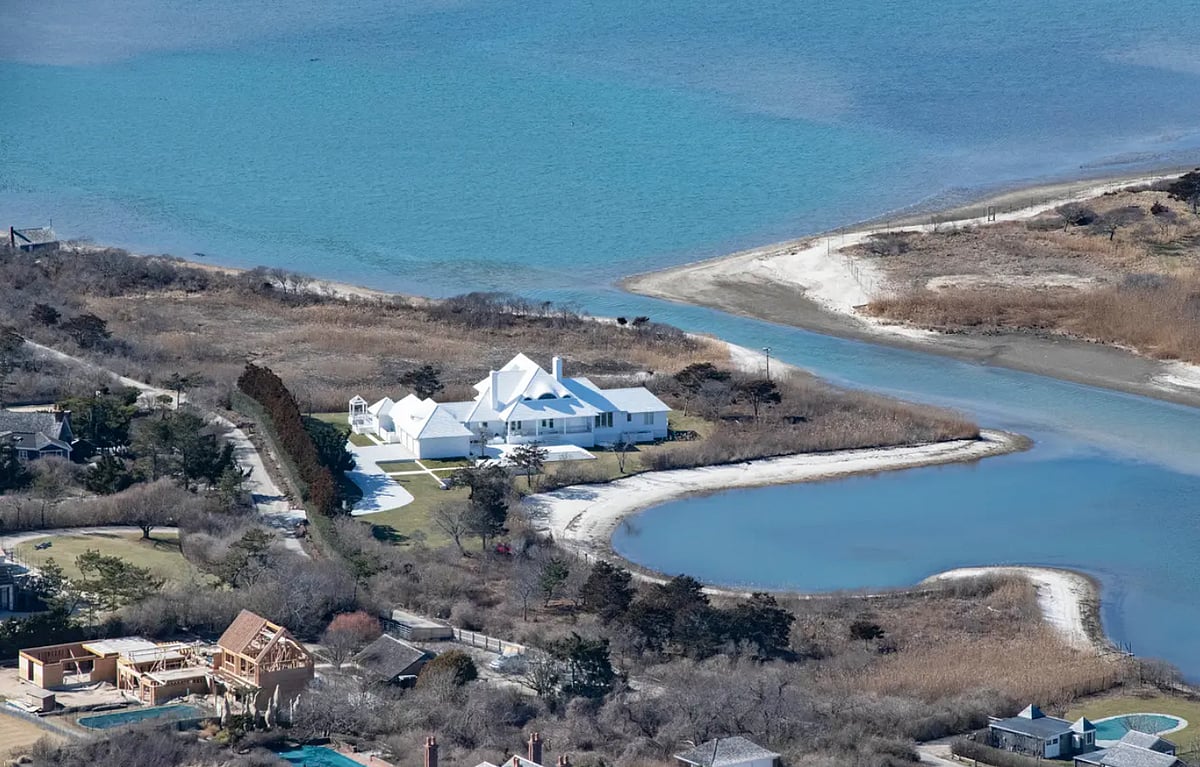 Harry Macklowe has put his Hamptons home on the market  - null