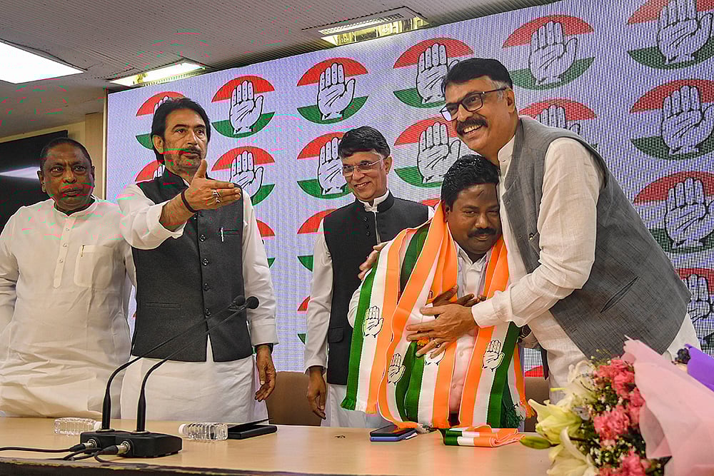 | Photo: PTI/N Victor Singh : Jai Prakash Patel joins Congress