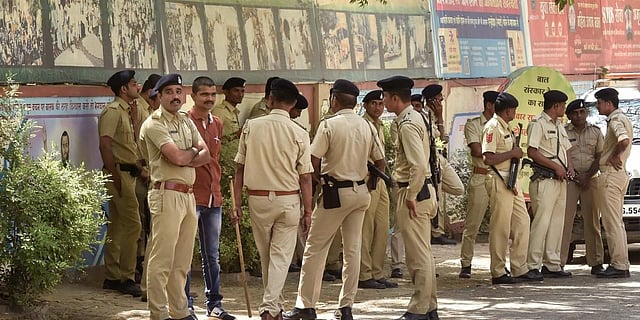 Gujarat: 5 Foreign Students Assaulted By Mob For Offering Namaz Inside University Campus 
